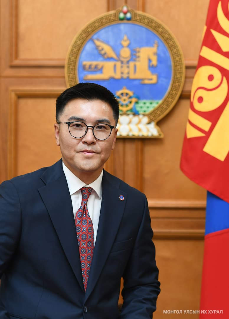 Official portrait of Lodoisambuu Chuluunbileg